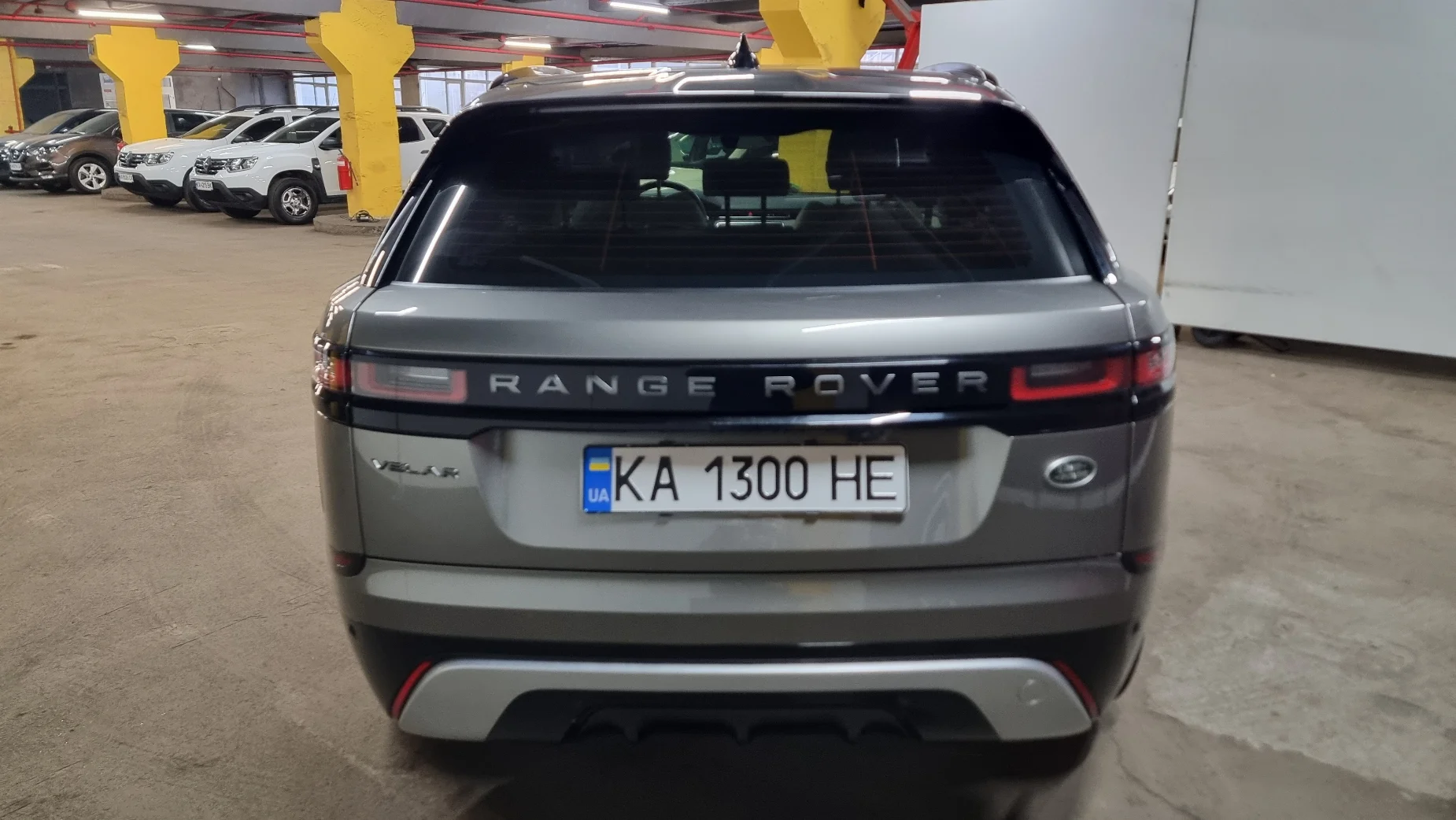 Land Rover Velar photo